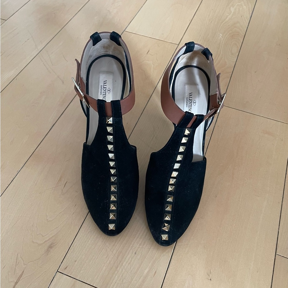 Valentino Rockstud Black Suede Booties. 39.